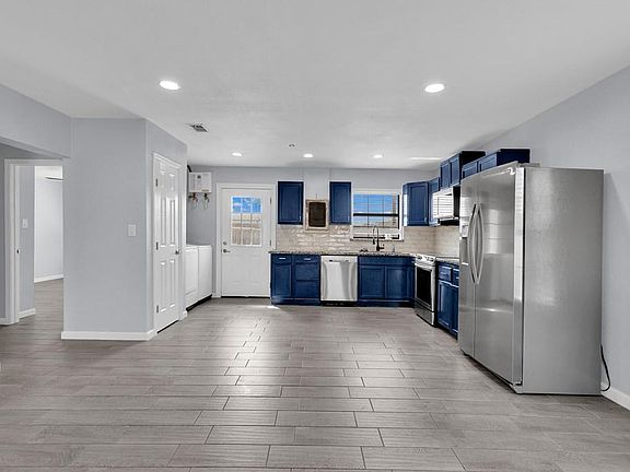 5th image of 1745 N Shore Dr