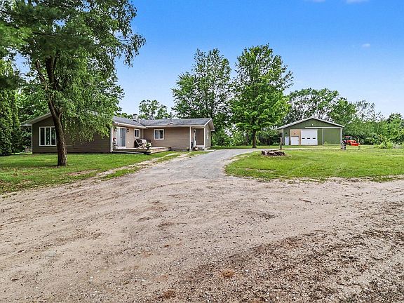 4th image of 3585 N 72nd Ave