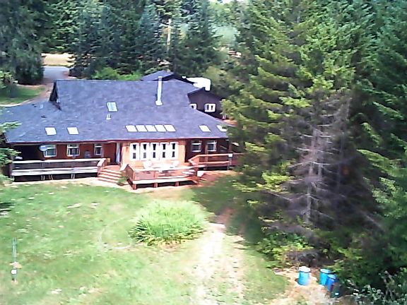 Very unique Home - 20 skylit