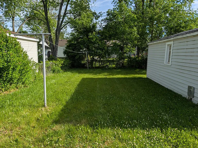 184 W Strathmore Ave — Photo 14