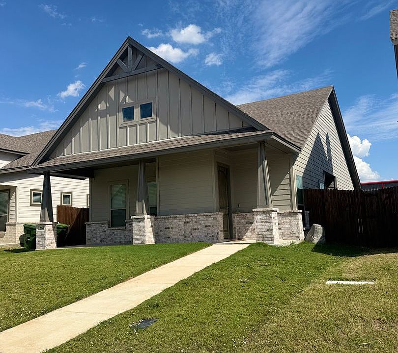 1st image of 680 The Cottages Dr