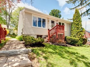 12 Brewster Rd, Worcester, MA 01602