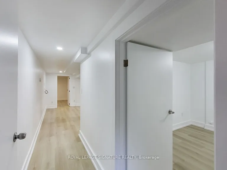 896 Bathurst St #BASEMENT — Photo 30