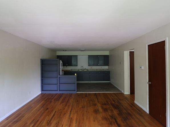 1715 Blossom Ln APT 3