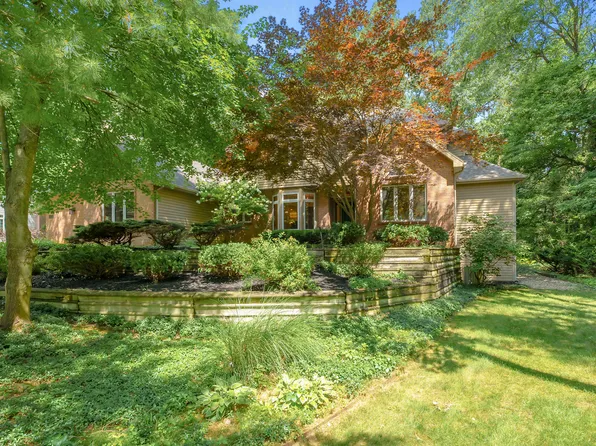 5512 Bobwhite Ave, Kalamazoo, MI 49009