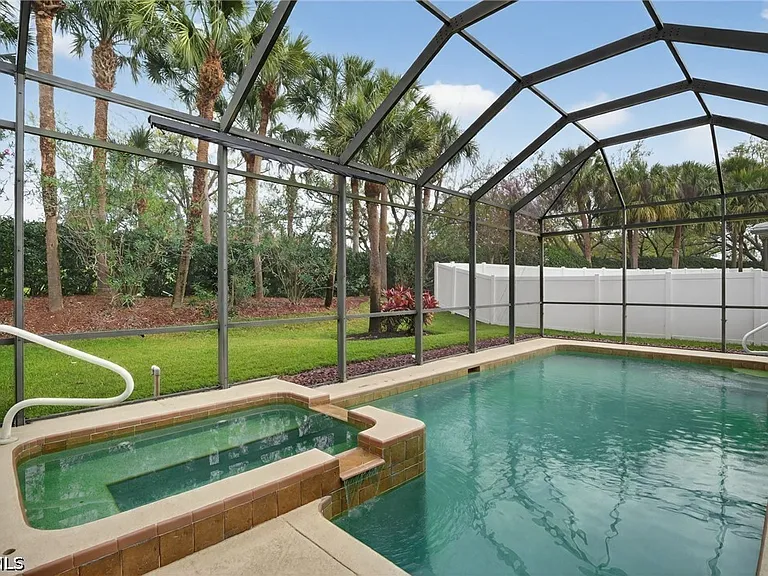 11801 Pine Timber Ln — Photo 2