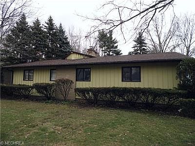 2nd image of 3915 Kenwood Dr