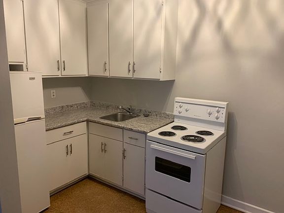 4th image of 55 Sweetland Ave #1-Bedroom