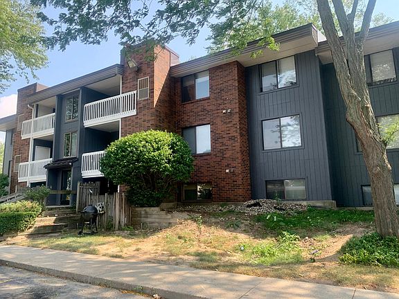 2nd image of 709 Fieldstone Ct