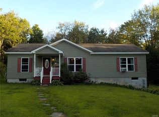 123 Center Rd, Lacona, NY 13083