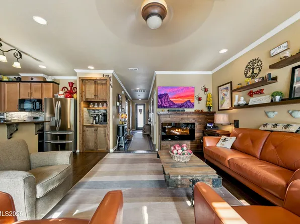 7175 Fox Wood Ln, Sparks, NV 89436