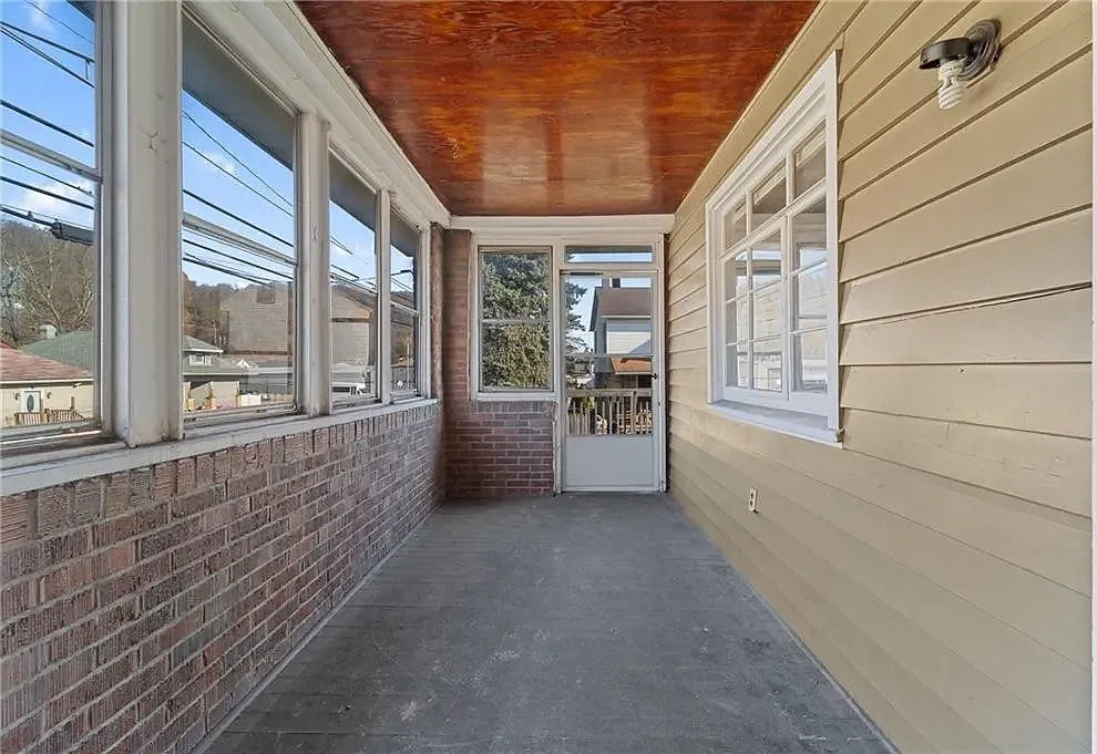 3 bed, $1,550 — Photo 2