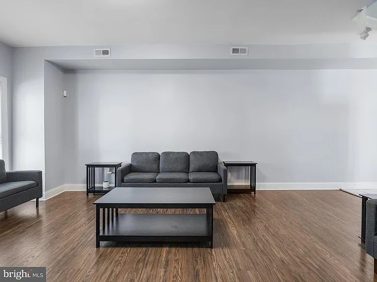 1713 E Lafayette Ave — Photo 5