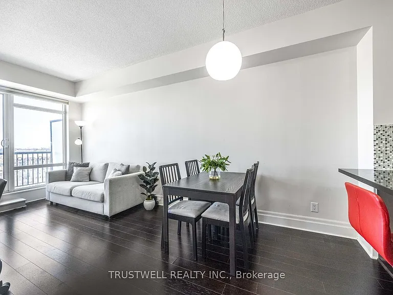 151 Upper Duke Cres #1207 — Photo 4