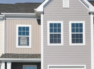 195 Charterhouse St, Falling Waters, WV 25419