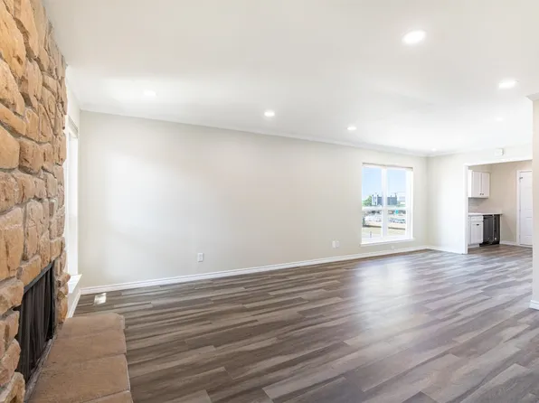 10650 Steppington Dr APT 228, Dallas, TX 75230