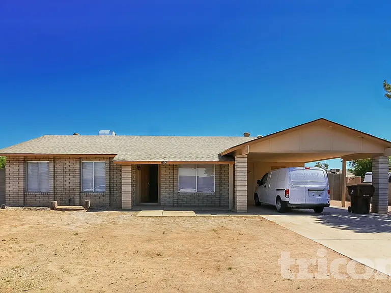 7334 W Carol Ave — Photo 20