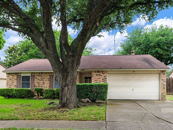 3rd image of 5917 Martie Ln