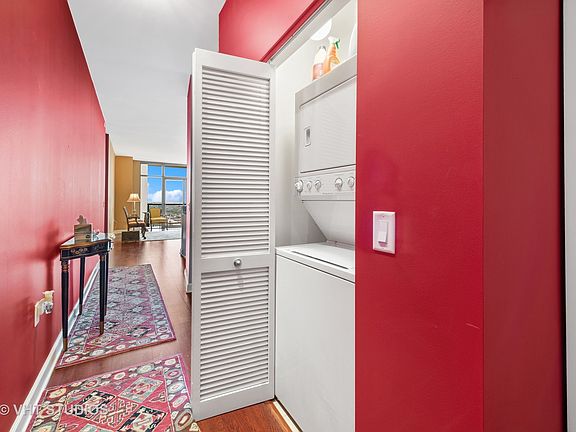 5th image of 1235 S Prairie Ave APT 3106