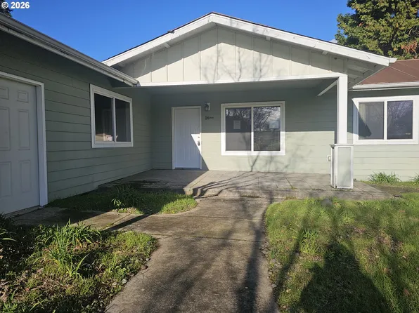 183 E Dodge St, Lebanon, OR 97355