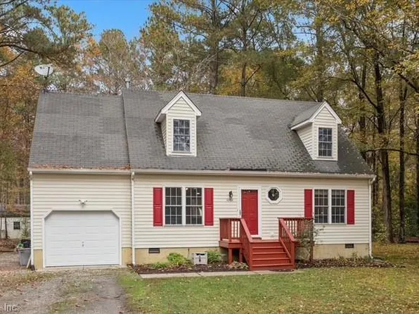 4204 Mattaponi Ave, West Point, VA 23181