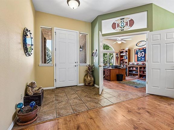 4th image of 40 Peach Tree Place