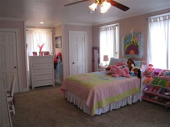 2nd image of 810 W Pinecrest Dr