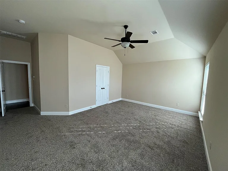 3826 Hyde Park Dr — Photo 33
