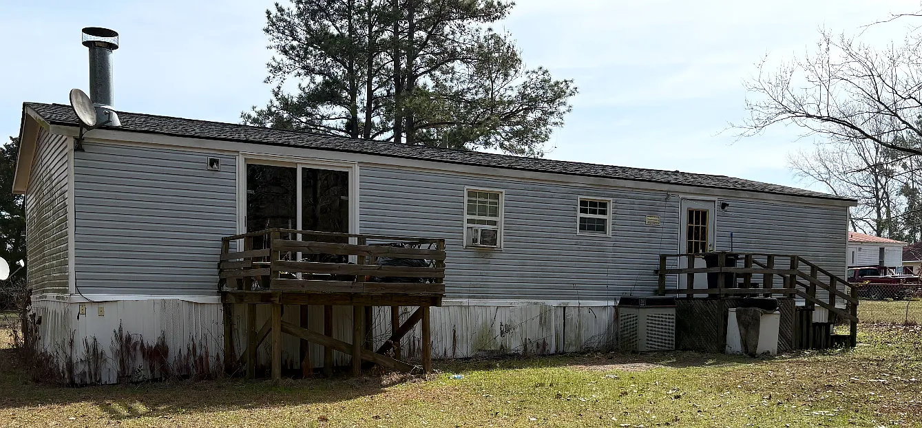 3 bed, $900 — Photo 2