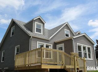 2552 Oak St, Bettendorf, IA
