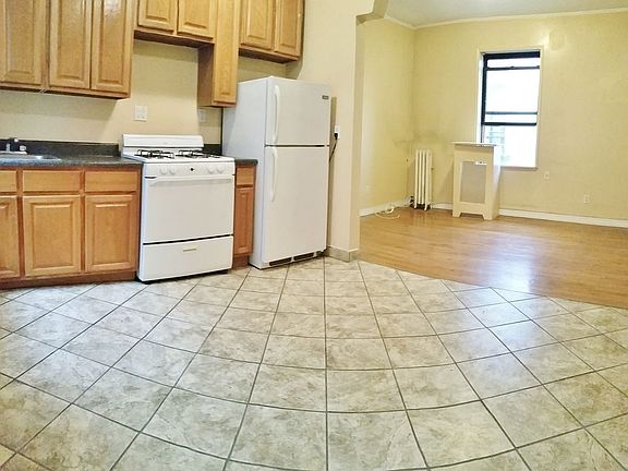 2nd image of 21-27 33rd St #G4