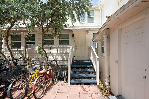 706 White St Photo 1