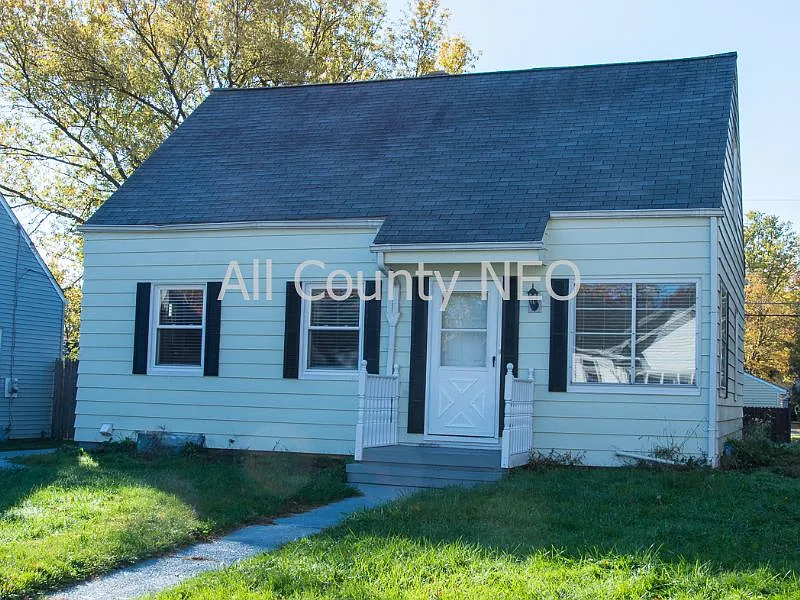 218 Madison Ave photo 1