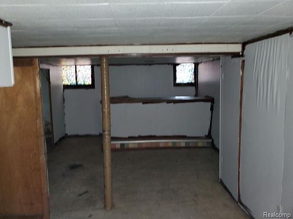 5th image of 4345 W Buena Vista St