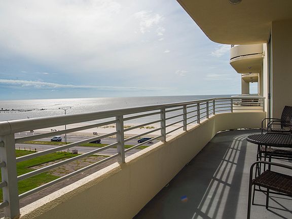 2nd image of 2060 Beach Blvd