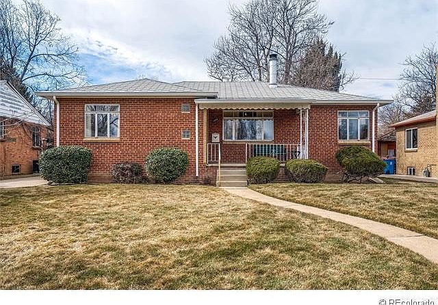 Large brick mid century home on nice block in Del Mar Pkwy a
