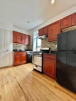 1st image of 318 E 78th St APT 31