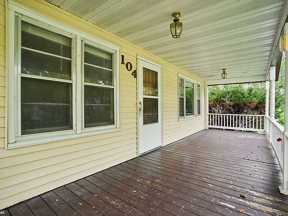 3rd image of 104 W 2nd St