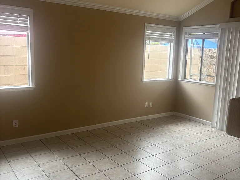 6769 N Constance Ave — Photo 11