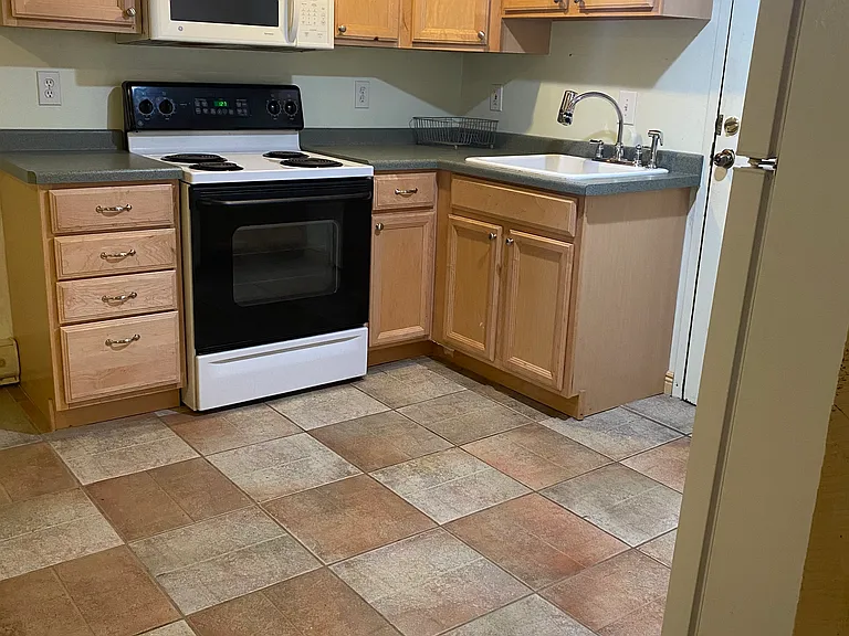 2215 Bryant Ave S — Photo 3