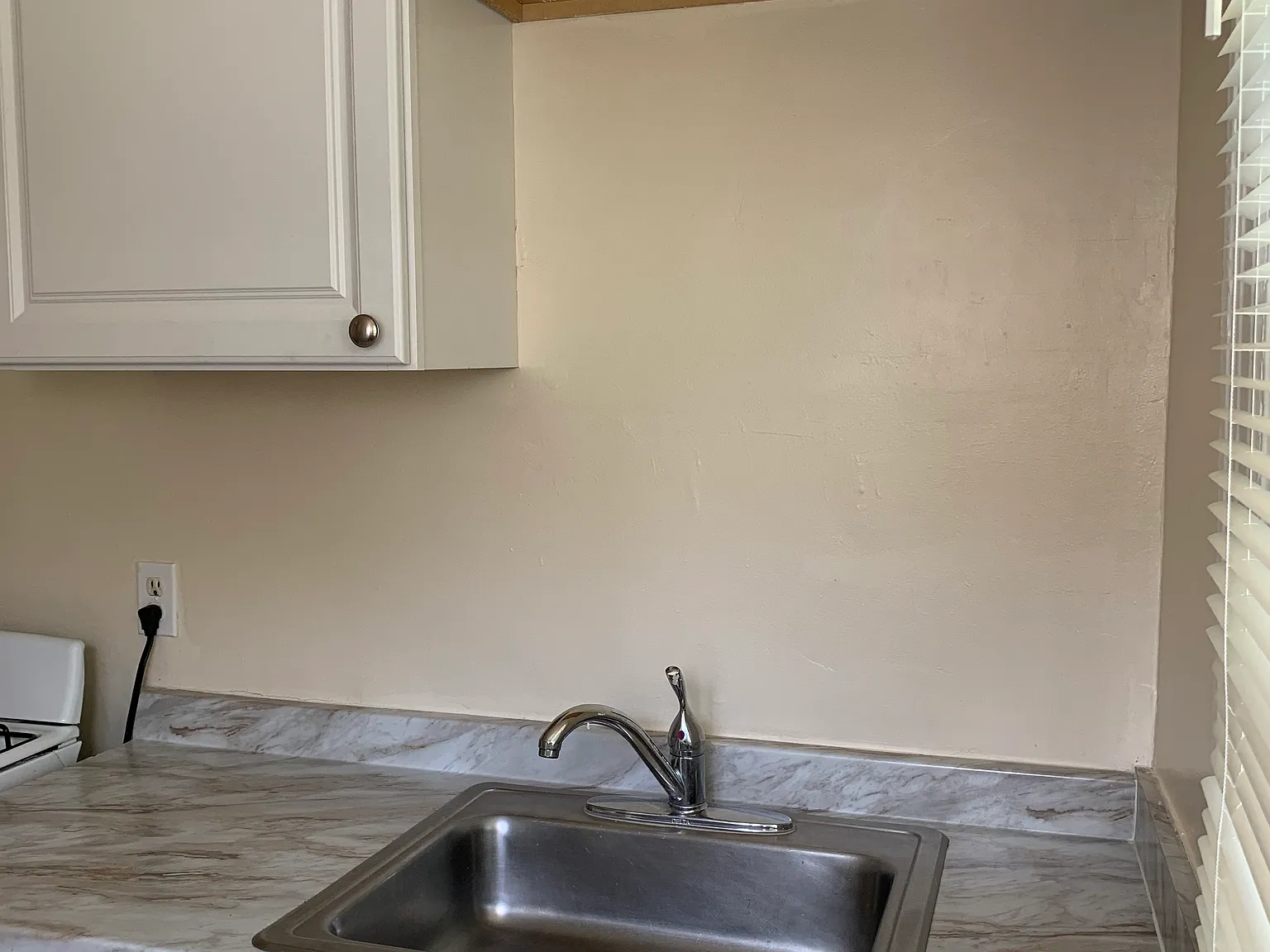 2 bed, $1,100 — Photo 3