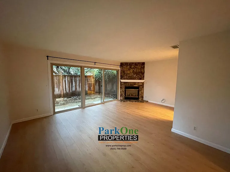 1817 Holland Dr — Photo 7