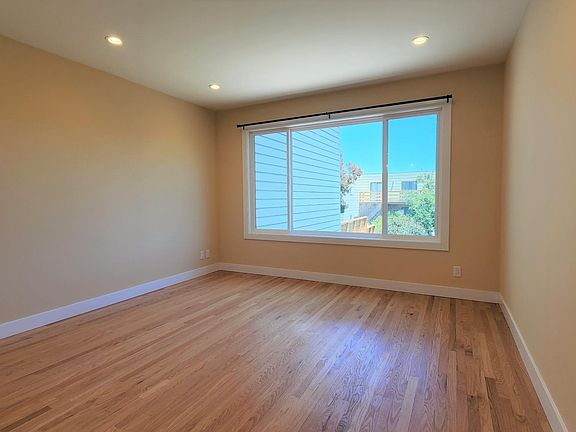 4th image of 572 27th Ave