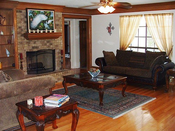 5th image of 21413 Lakefront Dr