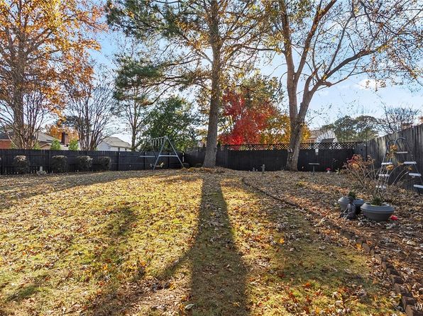 2933 N Hampton Dr, Tuscaloosa, AL 35406