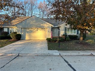 16582 Southview Ln, Strongsville, OH 44136