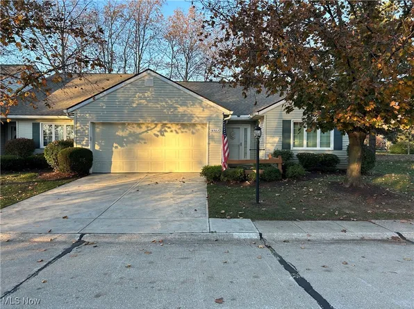 16582 Southview Ln, Strongsville, OH 44136