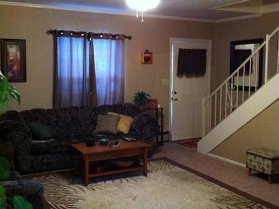 3rd image of 378 Kensington Ave