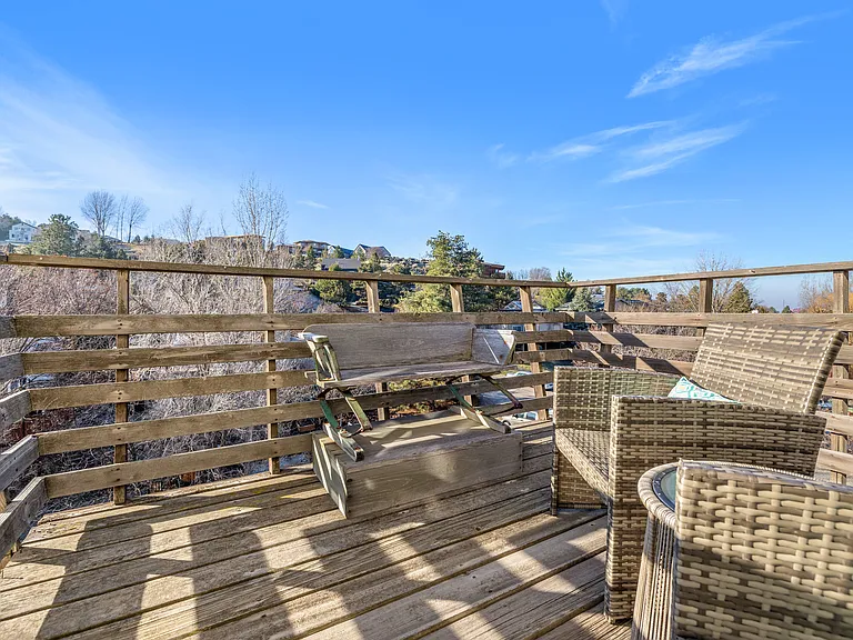 2228 E Roanoke Dr — Photo 38