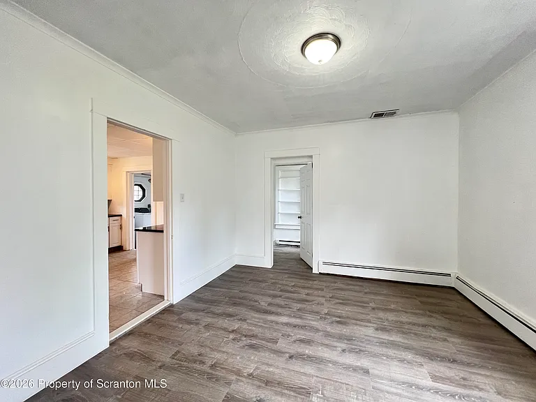 207 Midway Ave — Photo 3